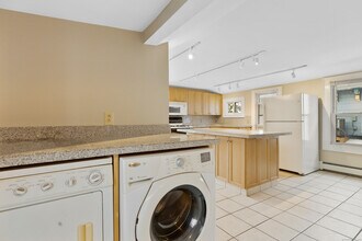 504 Chapel St in New Haven, CT - Building Photo - Building Photo