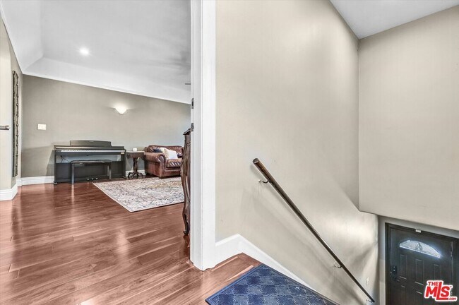 1111 S Orange Dr in Los Angeles, CA - Building Photo - Building Photo