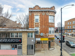 5201 W Washington Blvd (old) in Chicago, IL - Foto de edificio - Building Photo