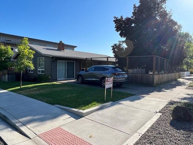 property at 1065 E Main St