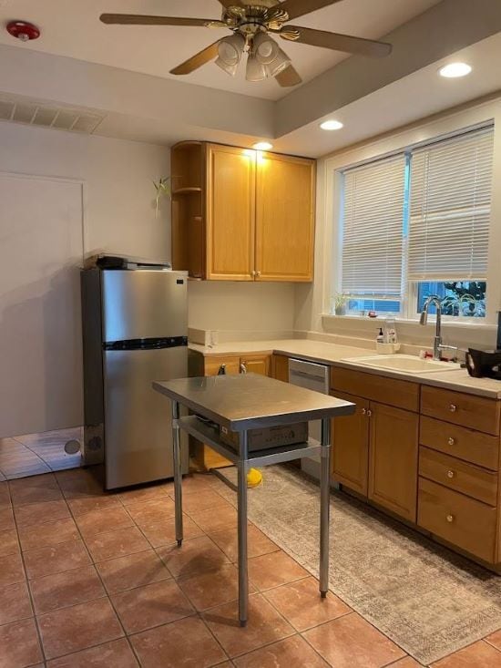 8 Railroad Ave, Unit 8 B in Montvale, NJ - Building Photo - Building Photo