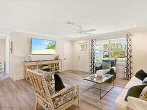 1279 10th Ave N in Naples, FL - Building Photo - Building Photo