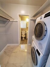 720 NE 5th St-Unit -1-2 in Hallandale Beach, FL - Building Photo - Building Photo