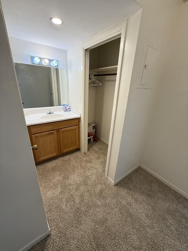 property at 14 Cape Dr NW