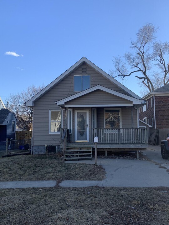 2927 Avenue C in Council Bluffs, IA - Building Photo