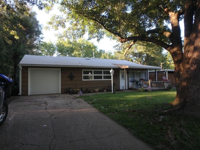 1548 SW Shunga Dr in Topeka, KS - Building Photo - Building Photo