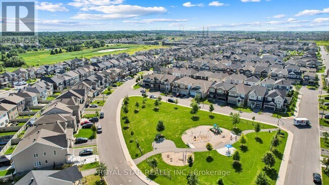 284 Ponderosa St in Ottawa, ON - Building Photo - Building Photo