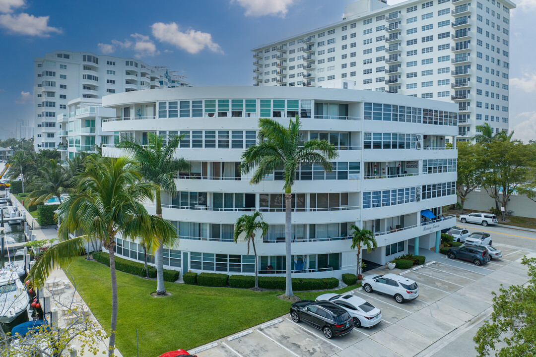 Riviera Towers in Fort Lauderdale, FL - Building Photo