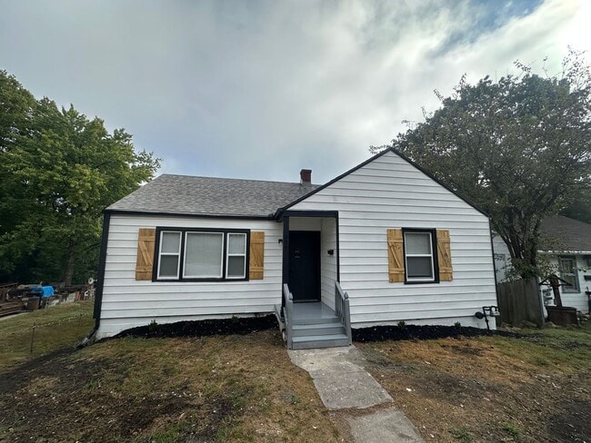 property at 209 N Maple Ave