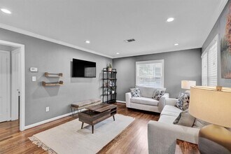 5516 Chenevert St in Houston, TX - Building Photo - Building Photo