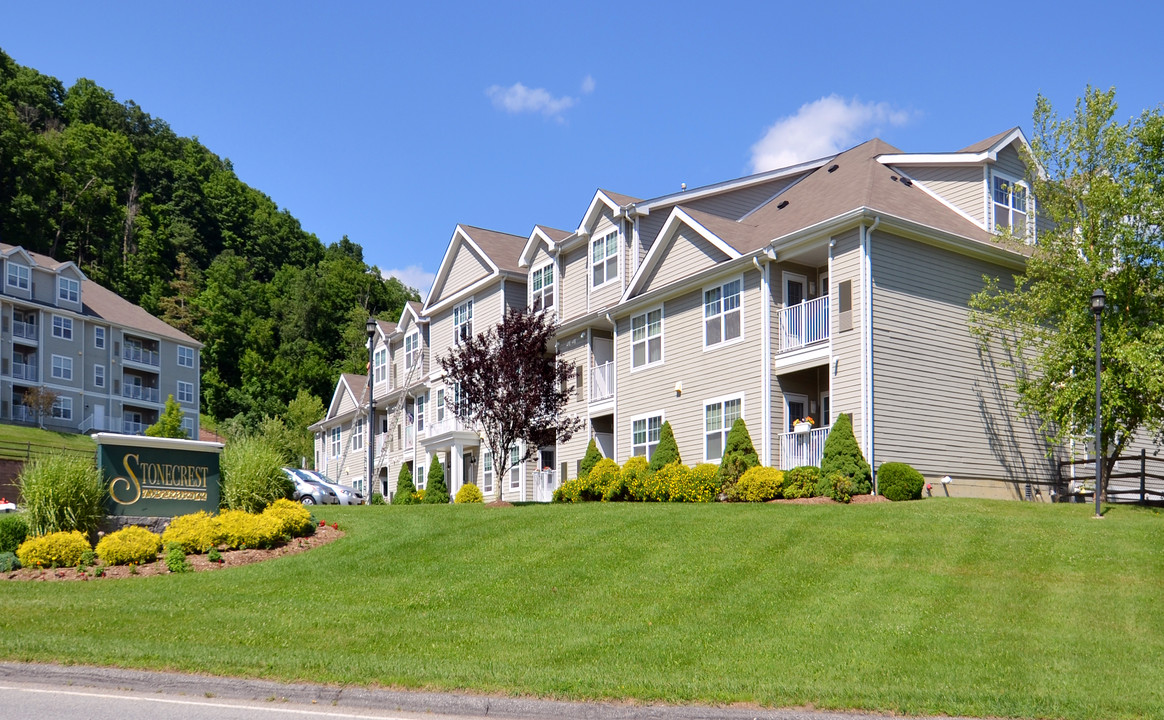 Stonecrest in Brewster, NY - Building Photo