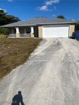 3012 69th St W in Lehigh Acres, FL - Building Photo