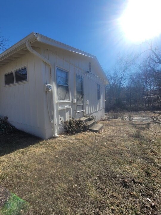 9211 E 50th Terrace in Kansas City, MO - Building Photo