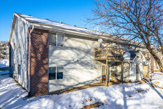 Dakota Apartments in West Des Moines, IA - Foto de edificio - Building Photo