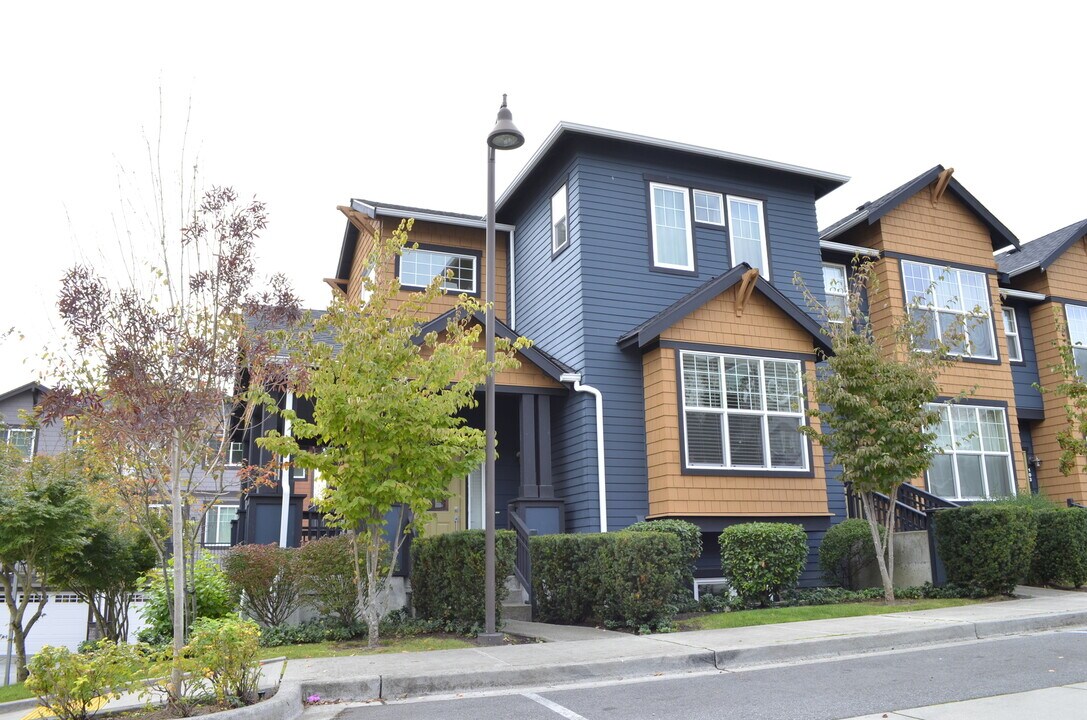 10383 156th Pl NE in Redmond, WA - Building Photo