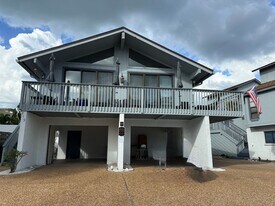 319 Beach Rd in Sarasota, FL - Building Photo