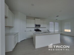 2705 Serenity Grv Ln in Fort Worth, TX - Foto de edificio - Building Photo