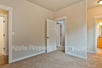 556 1/2 Prospect St in Seattle, WA - Building Photo - Building Photo