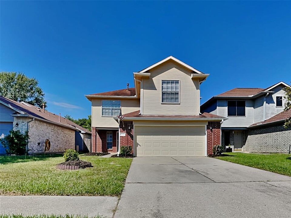 18109 Gravenhurst Ln in Tomball, TX - Foto de edificio