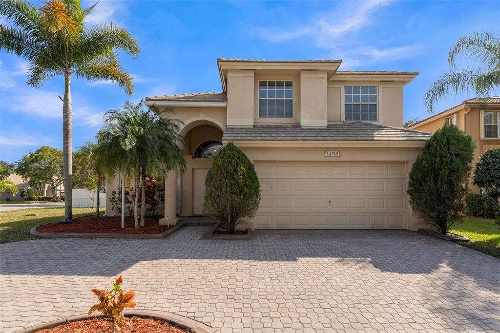 14318 NW 15th St in Pembroke Pines, FL - Building Photo