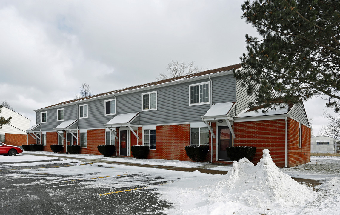 Perry's Glen Apartments in Port Clinton, OH - Building Photo