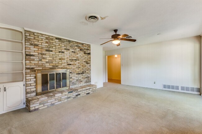 116 Mill Pond Rd in Denton, TX - Building Photo - Building Photo