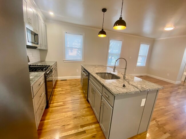 96 Willis Ave, Unit 94 Willis Ave in Medford, MA - Building Photo - Building Photo