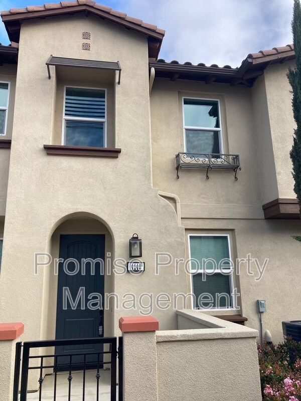 property at 4140 Sitio Cielo