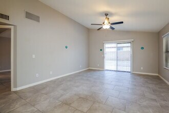 8724 W John Cabot Rd in Peoria, AZ - Building Photo - Building Photo