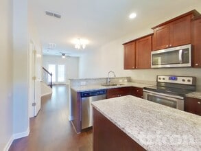 133 Hickory Station Ln in Mount Juliet, TN - Foto de edificio - Building Photo