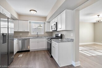 2970 Middlebury Ct W in Aurora, IL - Building Photo - Building Photo