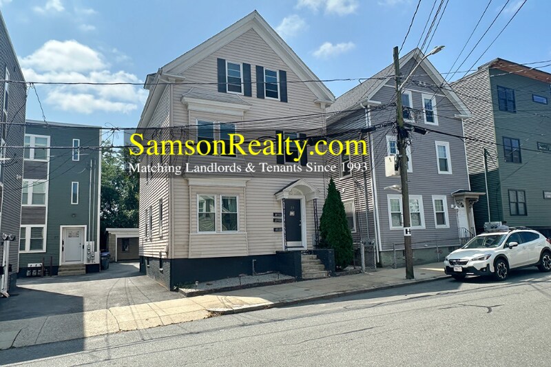25 E Transit St in Providence, RI - Building Photo