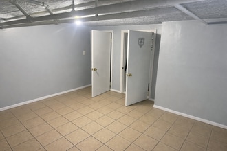 2210 N Lockwood Ave in Chicago, IL - Building Photo - Building Photo