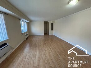 2704 W Lunt Ave in Chicago, IL - Building Photo - Building Photo