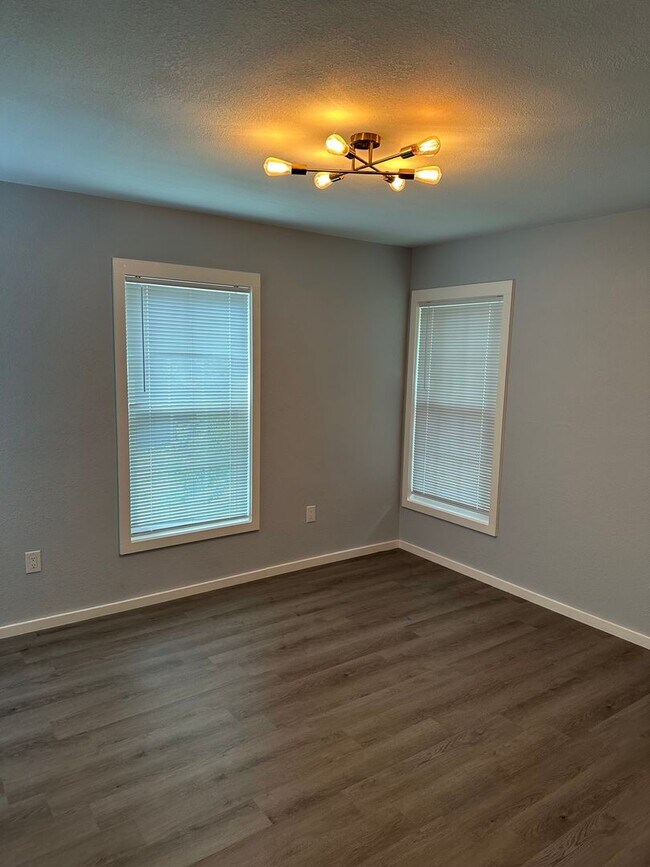 property at 2909 Summer Ave