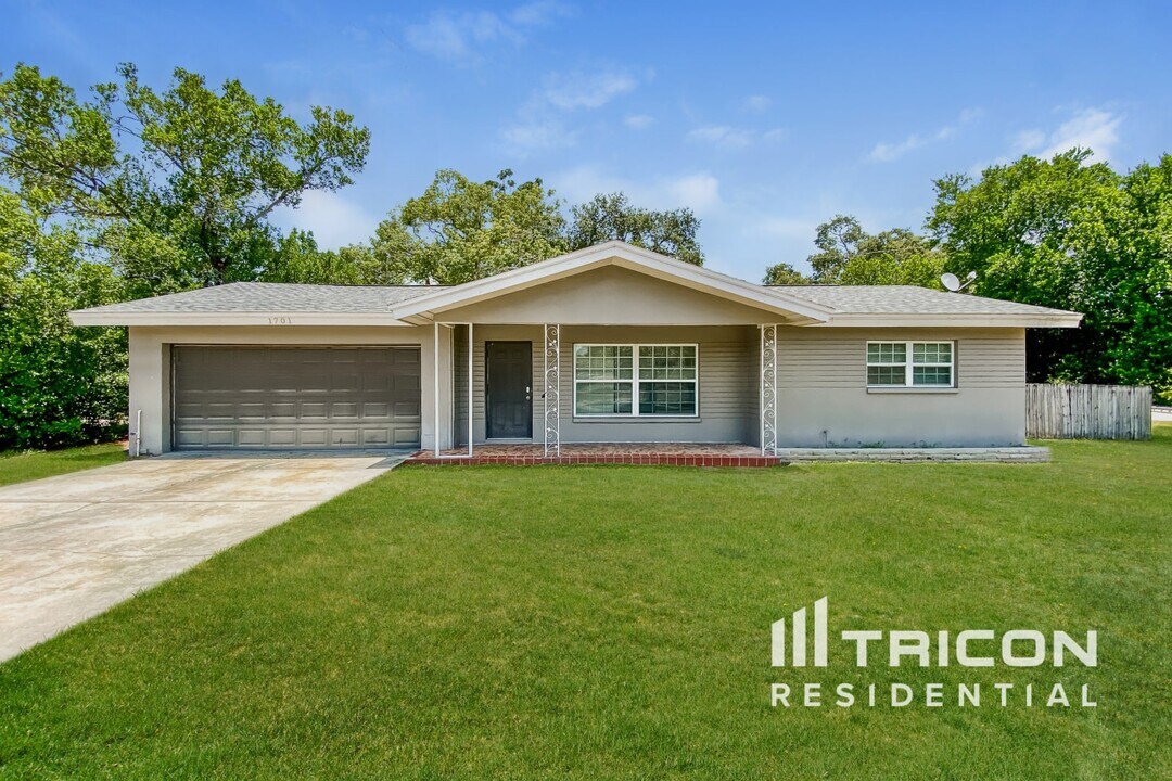 1701 Audrey Dr in Clearwater, FL - Building Photo