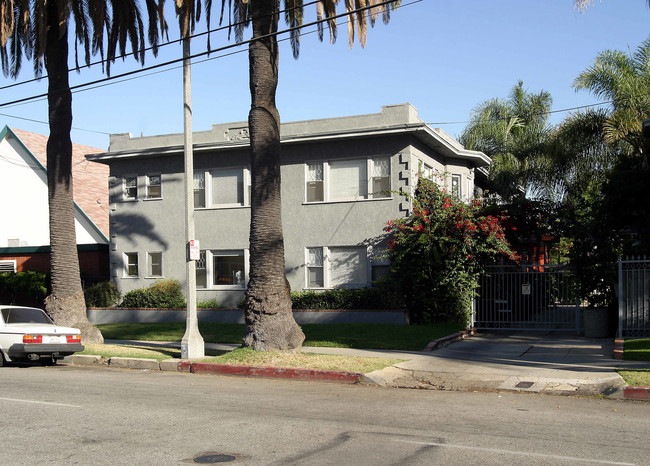 1317 E 3rd St in Long Beach, CA - Foto de edificio - Building Photo