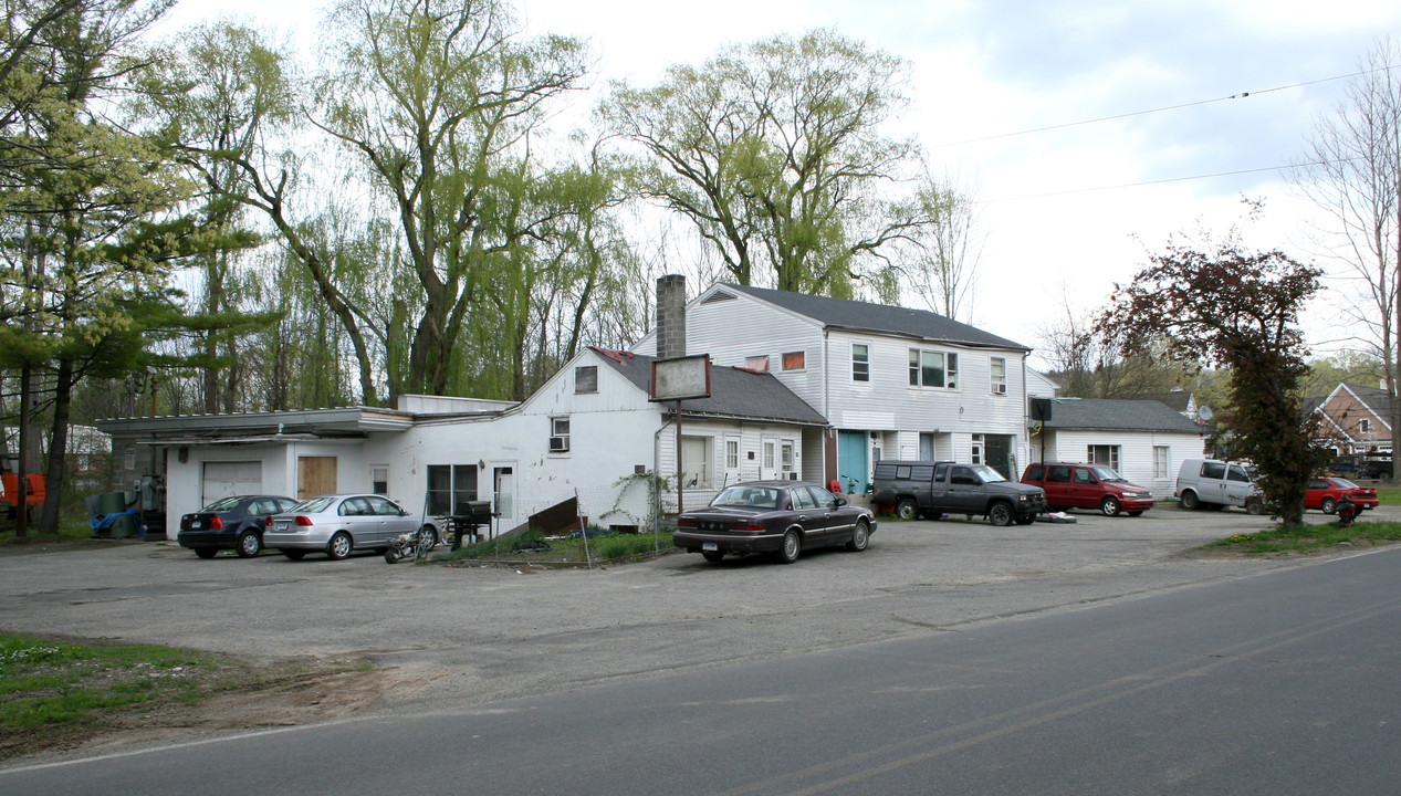 20 Station Rd in Brookfield, CT - Building Photo