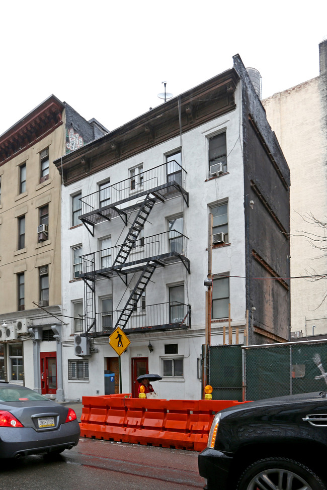 259 W 29th St in New York, NY - Building Photo - Building Photo