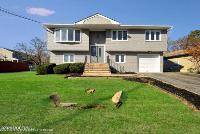 property at 952 Spray Ave