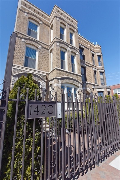 1420 W Fulton St in Chicago, IL - Building Photo