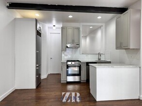 410 Eastern Pkwy in Brooklyn, NY - Building Photo - Building Photo