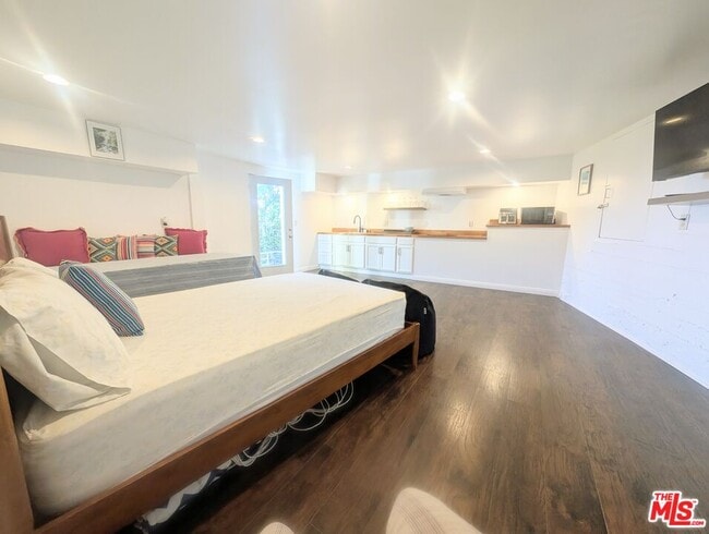 2977 Seabreeze Dr in Malibu, CA - Building Photo - Building Photo