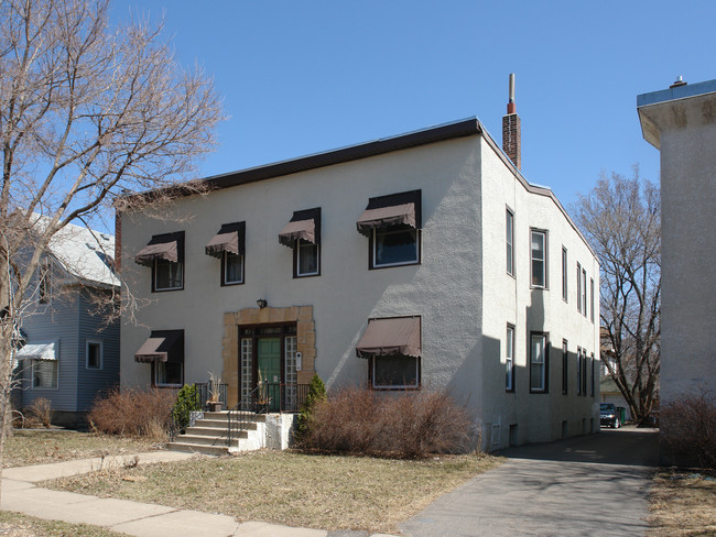 2717 Girard Ave S in Minneapolis, MN - Building Photo - Building Photo