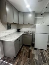 6837 SW 39th Terrace in Miami, FL - Building Photo - Building Photo