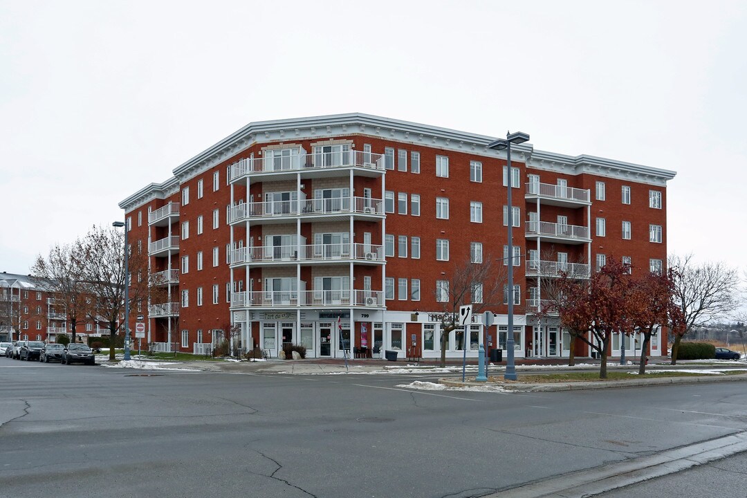 Domaine de Rouville in Gatineau, QC - Building Photo