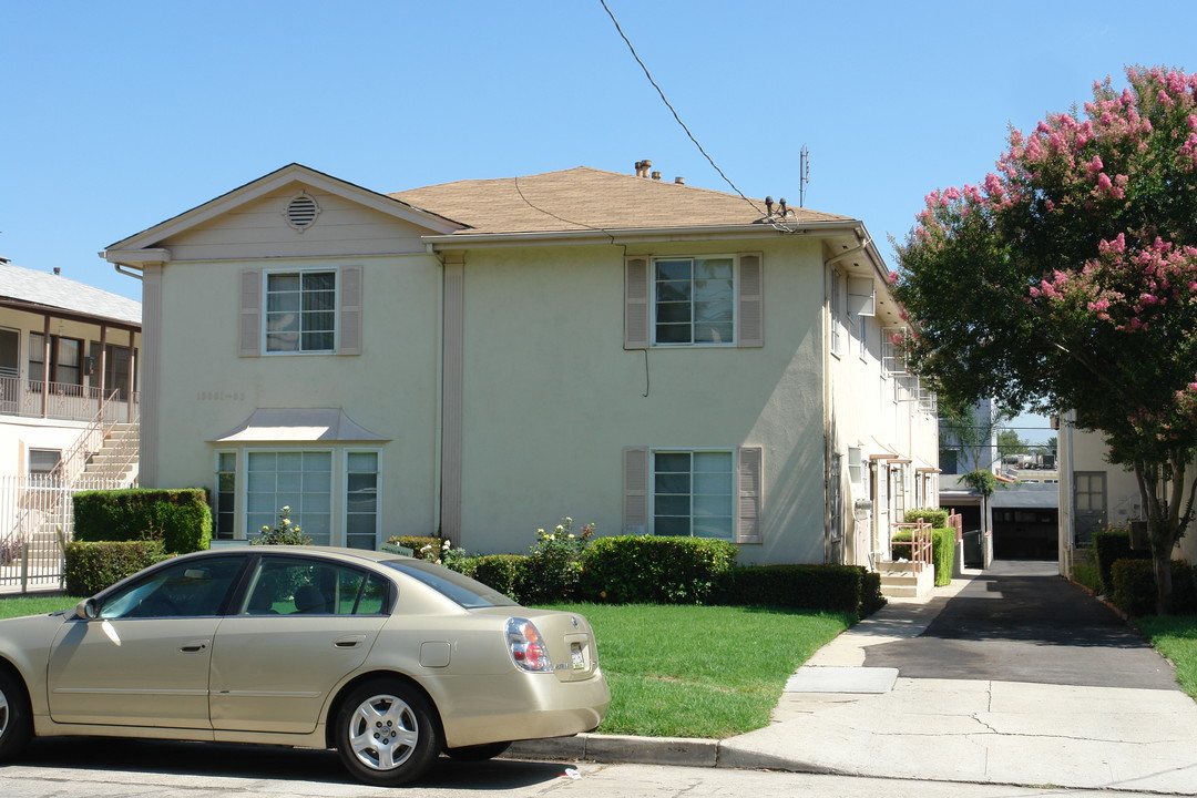 15001-15003 Dickens St in Sherman Oaks, CA - Foto de edificio