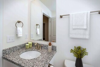 2529 Legg Ln in Knoxville, TN - Foto de edificio - Building Photo