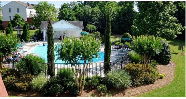1008 Prestwyck Ct in Alpharetta, GA - Foto de edificio - Building Photo