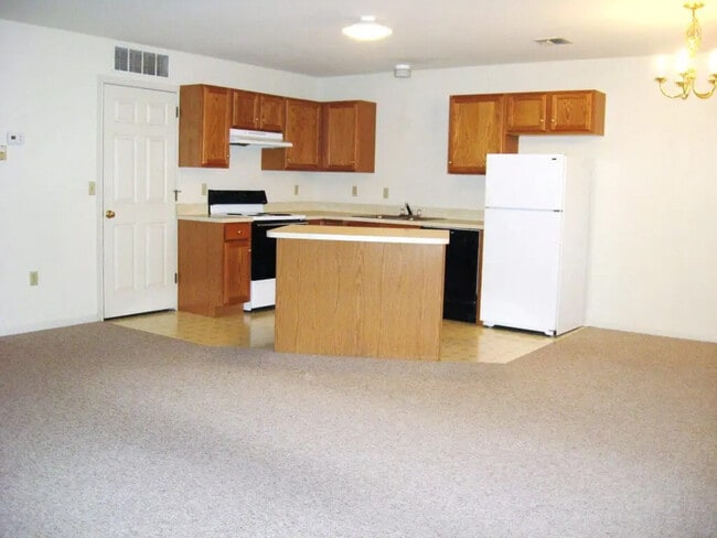 1334 Martin Ave in Ephrata, PA - Foto de edificio - Building Photo